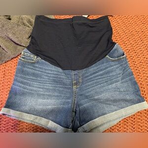 Maternity shorts